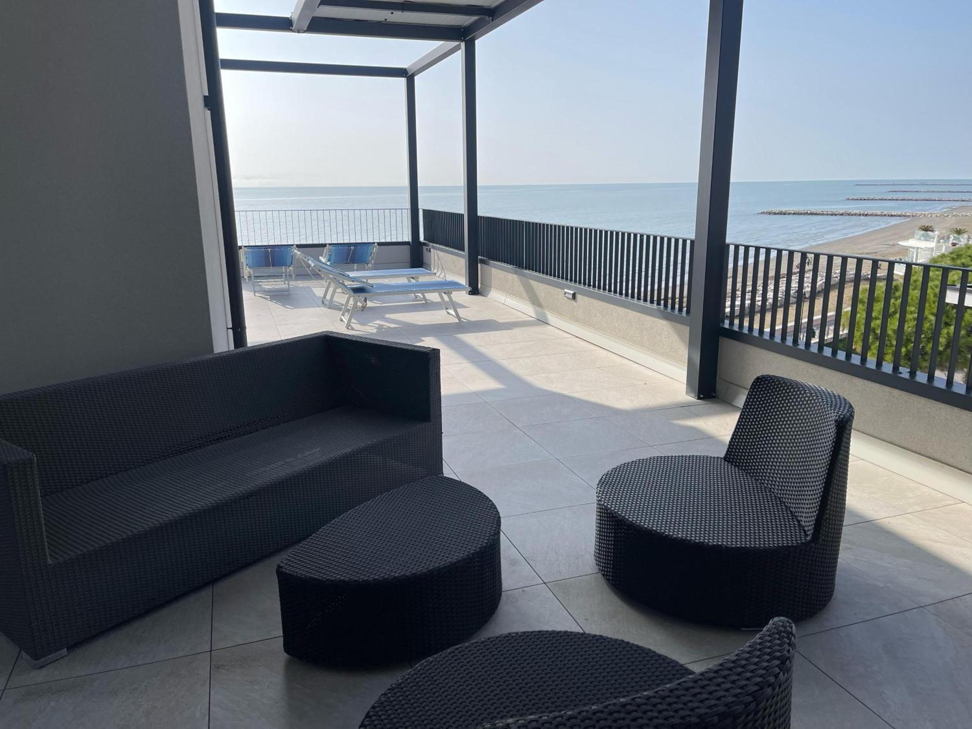 Nuovo Residence Serenissima Frontemare - Agenzia Cocal Καόρλε Εξωτερικό φωτογραφία